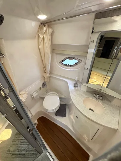  Yacht Photos Pics 2020 Regal 35 Sport Coupe - Image 29