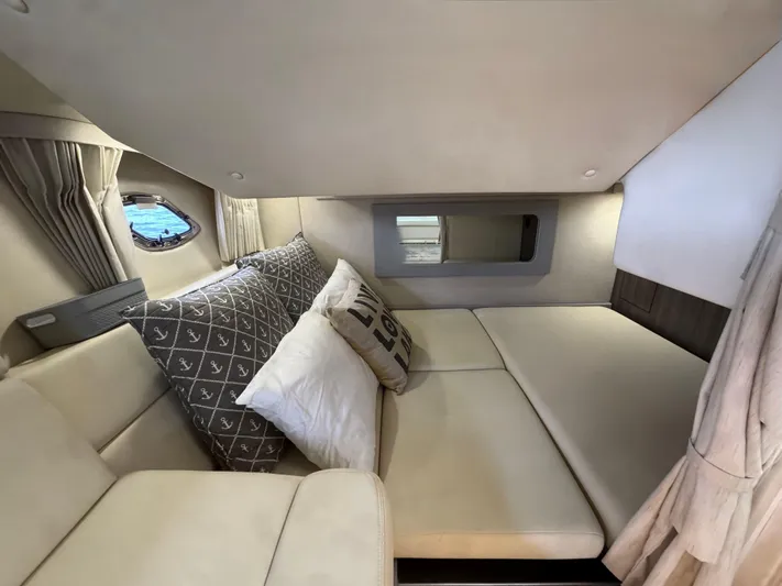  Yacht Photos Pics 2020 Regal 35 Sport Coupe - Image 31