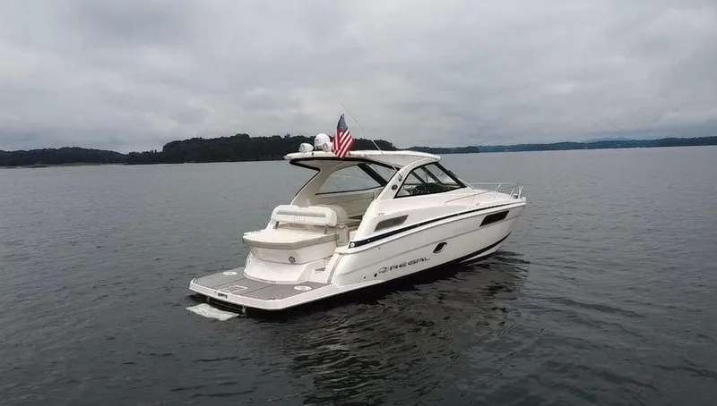  Yacht Photos Pics 2020 Regal 35 Sport Coupe - Image 2