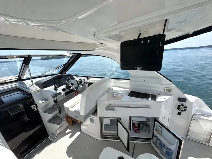  Yacht Photos Pics 2020 Regal 35 Sport Coupe - Image 12