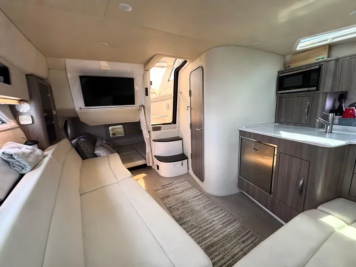  Yacht Photos Pics 2020 Regal 35 Sport Coupe - Image 28