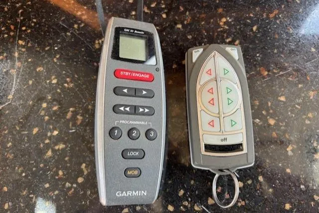 Fish Tank Yacht Photos Pics Remote controls for Garmin marine equipment on a 2013 Ranger Tugs R-31.