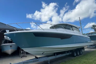 Tiara Yachts 43 LE