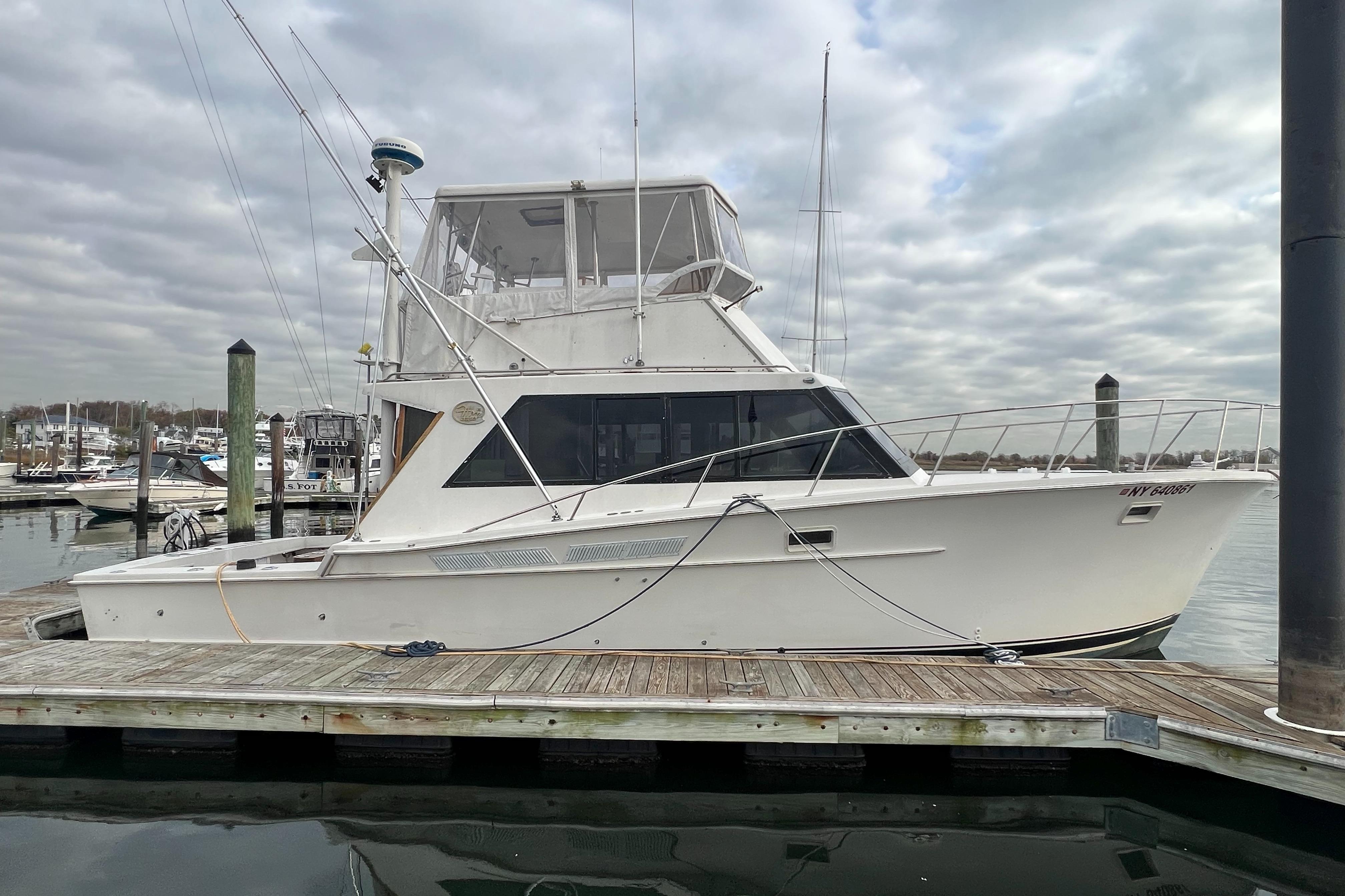 1981 Jersey 40 Dawn w 01 CAT'S 350 Hrs Bateaux convertibles à vendre