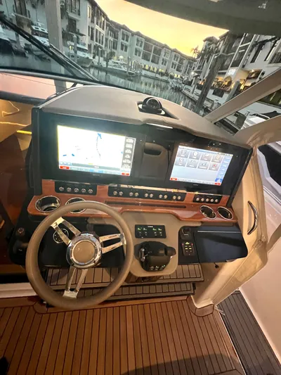 Sabbatical Yacht Photos Pics (2) Garmin Multi-Function Displays