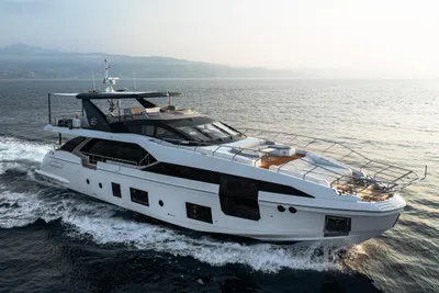 Azimut Grande 27 METRI