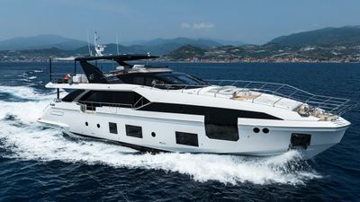 Yacht