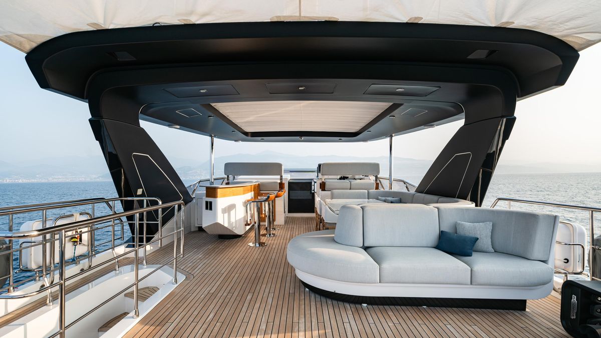 2020 Azimut 87 