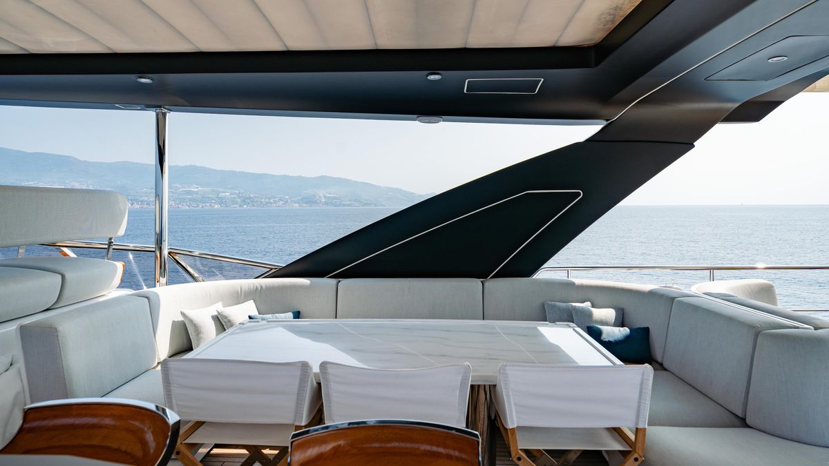 2020 Azimut 87 