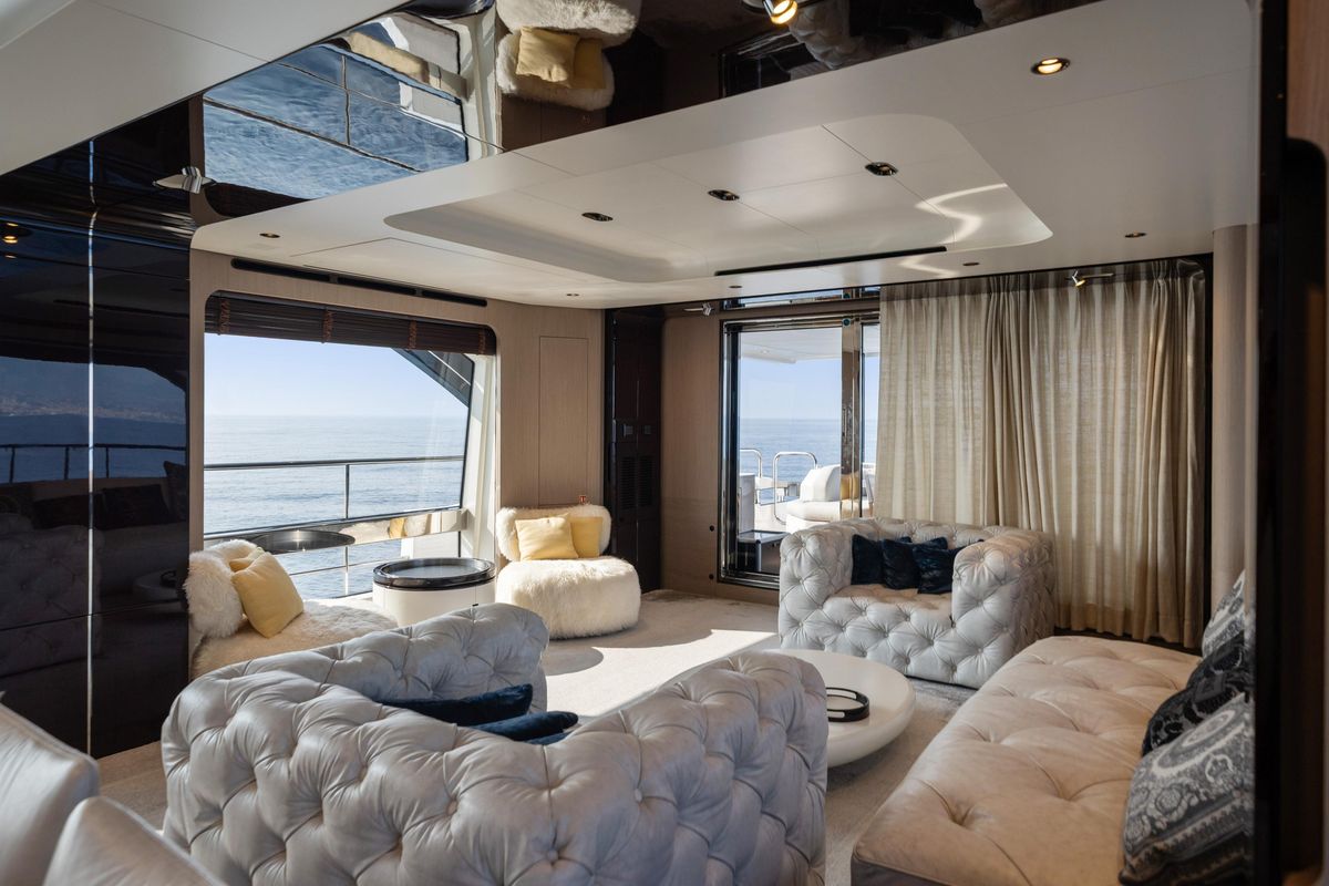 2020 Azimut 87 