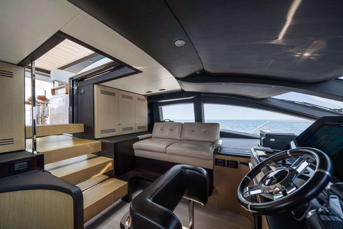 2020 Azimut 87 