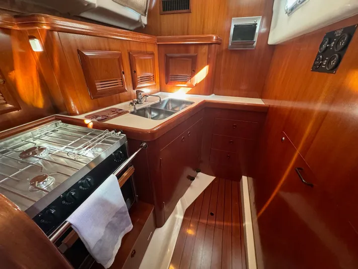 Voile D'or Yacht Photos Pics 