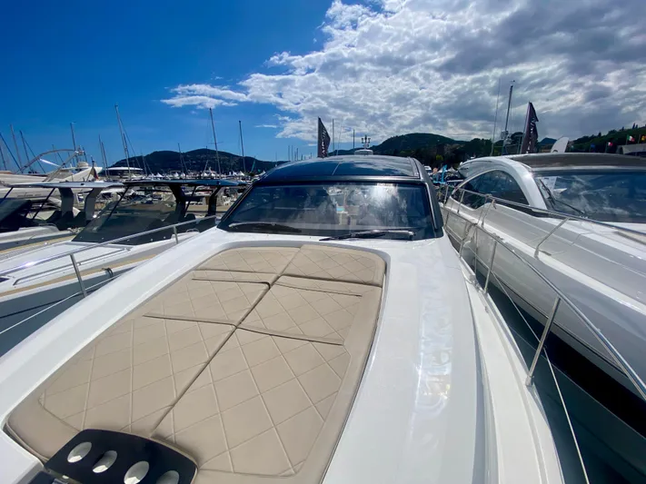  Yacht Photos Pics Fairline GT 50