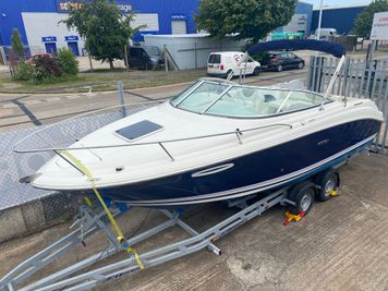 Sea Ray 215 Weekender