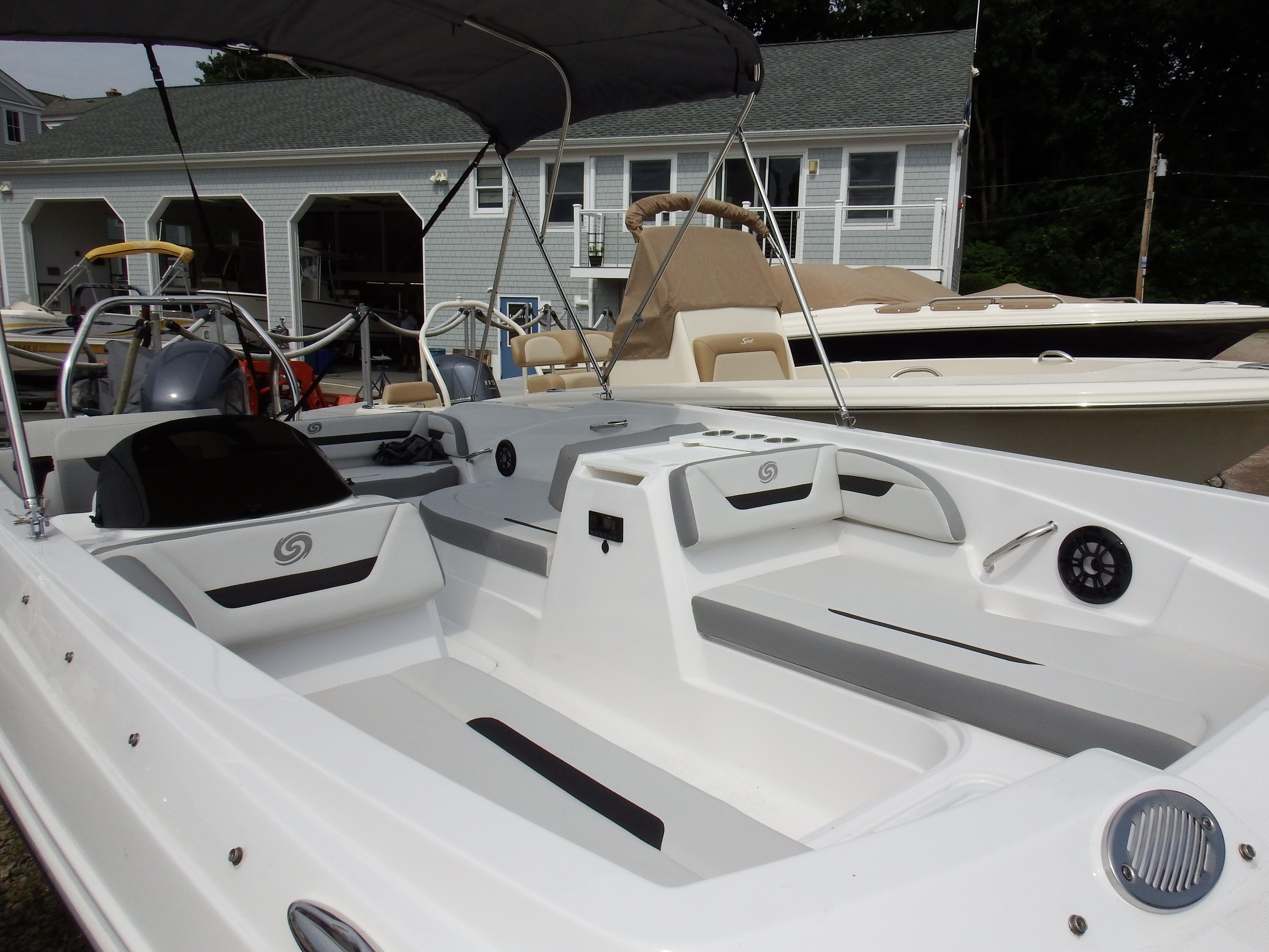 Hurricane Sundeck Sport 205 Ob boats for sale 