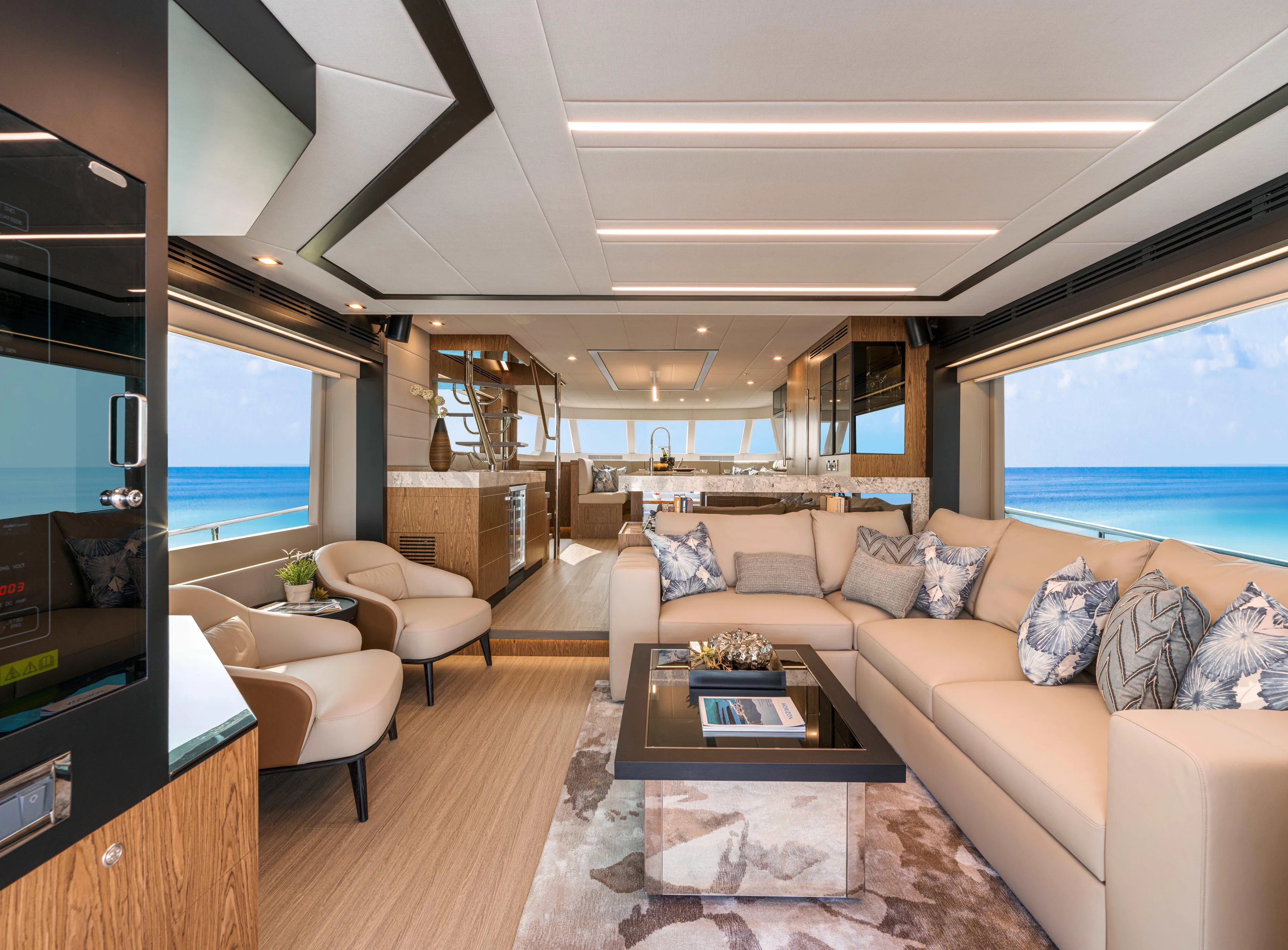 V68-612 / Now Available Yacht Photos Pics Horizon V68-612