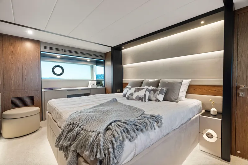 V68-612 / Now Available Yacht Photos Pics Luxurious bedroom interior on 2025 Horizon V68 yacht, featuring modern design and elegant decor.