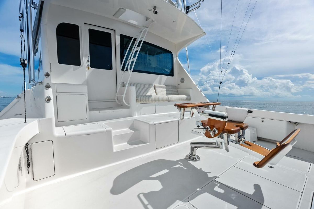 2006 Viking 68 
