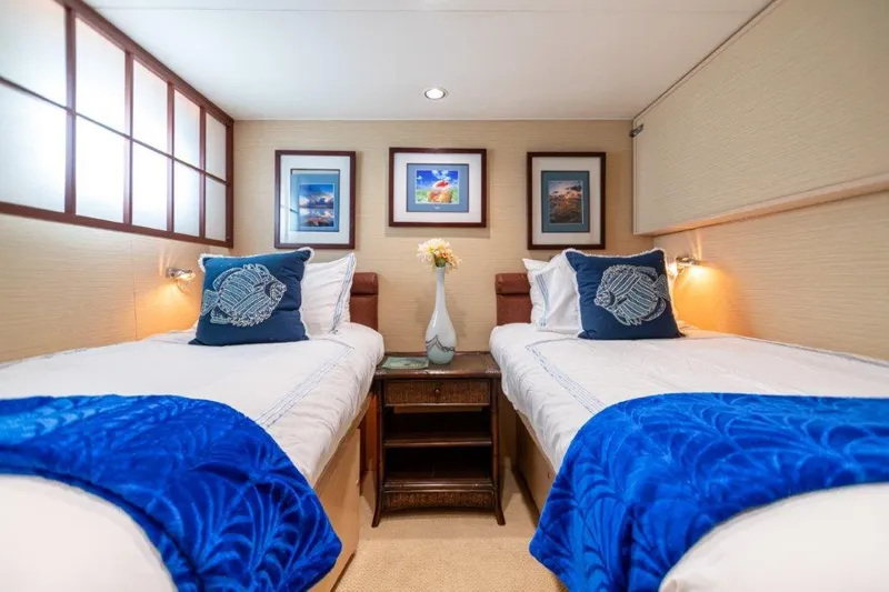 Island Time Yacht Photos Pics 