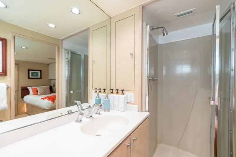 Island Time Yacht Photos Pics 