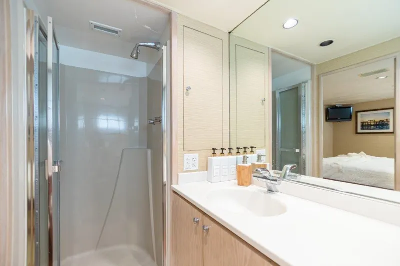 Island Time Yacht Photos Pics 