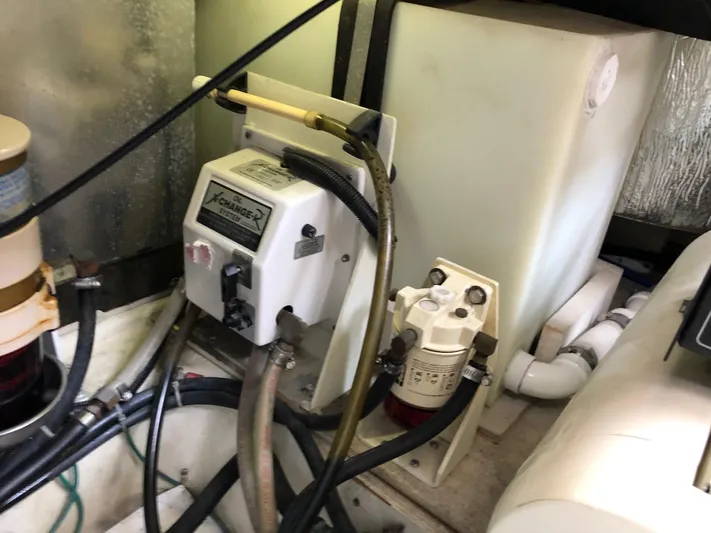 Living The Dream Yacht Photos Pics Oil Changer Built IN