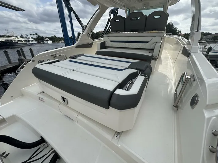  Yacht Photos Pics 2022 34' Tiara LS