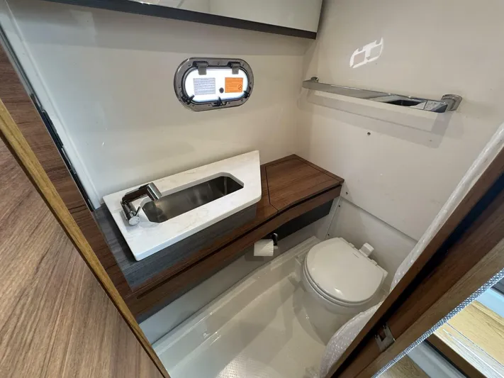  Yacht Photos Pics 2022 34' Tiara LS