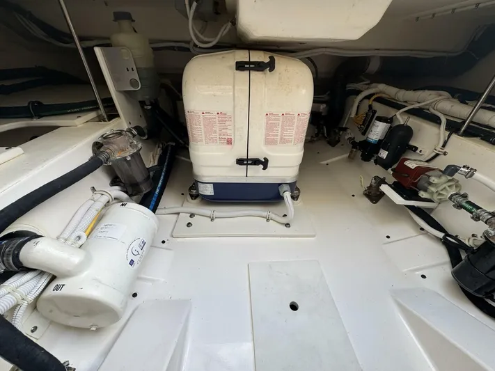  Yacht Photos Pics 2022 34' Tiara LS