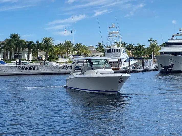  Yacht Photos Pics 2022 34' Tiara LS