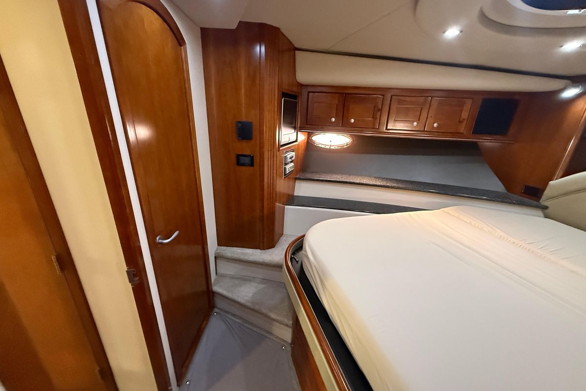 2007 Cruisers Yachts 56 