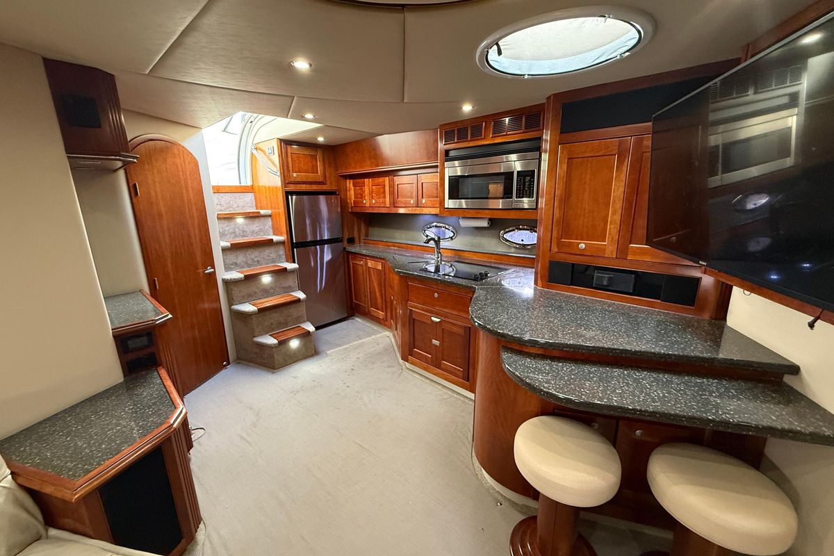 2007 Cruisers Yachts 56 