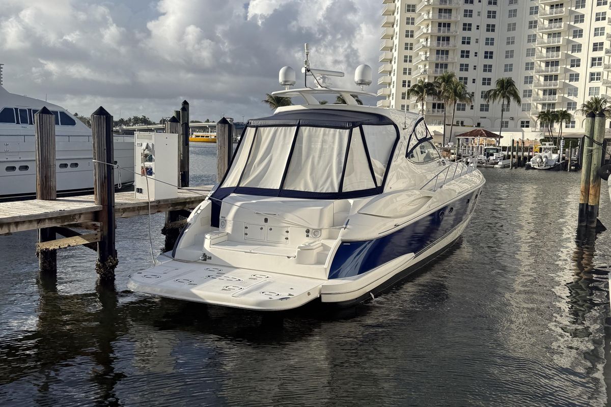 2007 Cruisers Yachts 56 