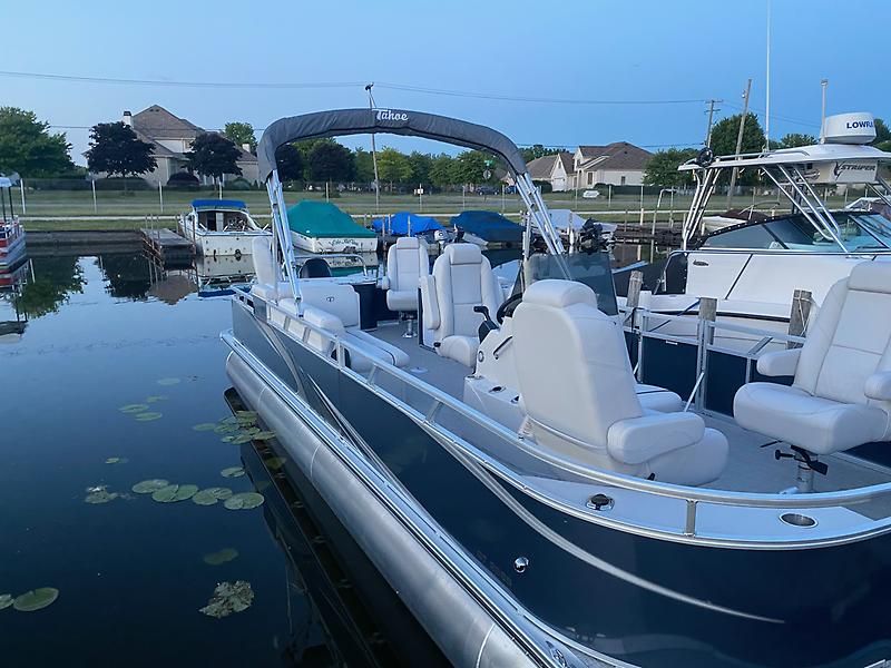 Tahoe GT 2585 CCF Tritoon