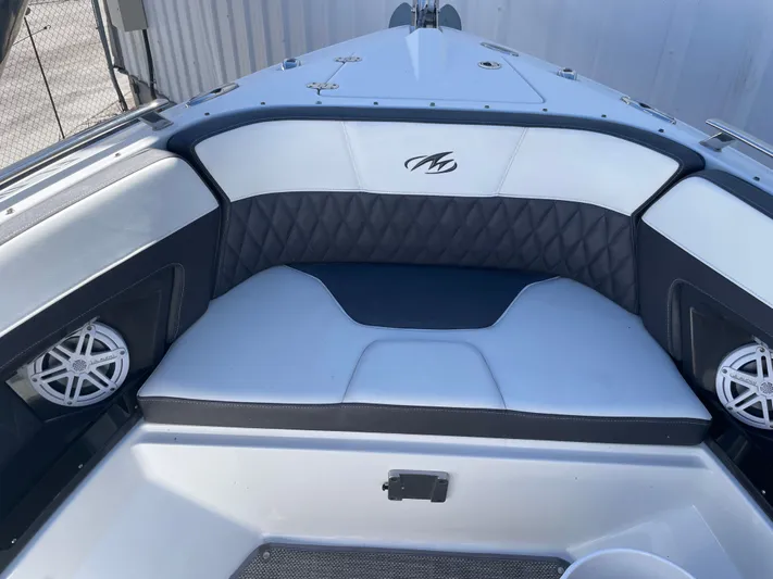 Andiamo Yacht Photos Pics 