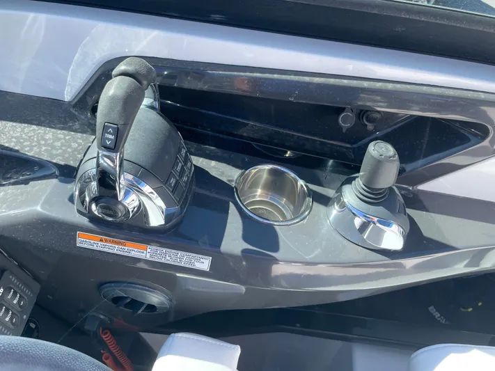 Andiamo Yacht Photos Pics 