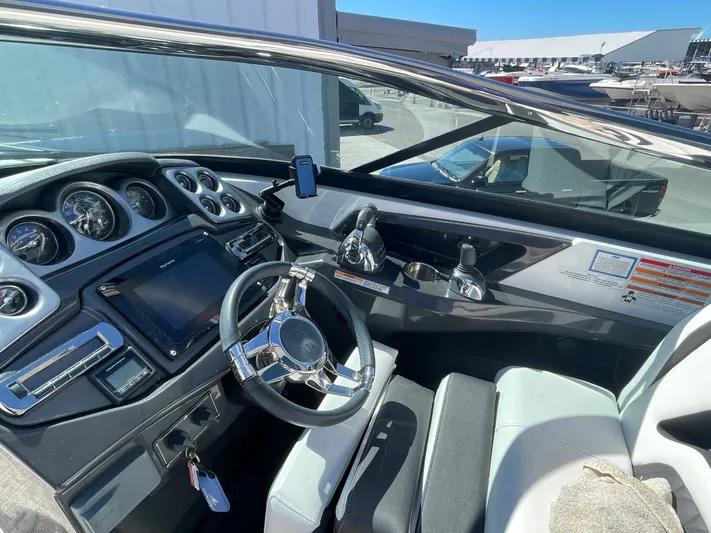 Andiamo Yacht Photos Pics 