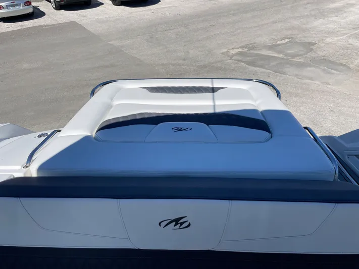 Andiamo Yacht Photos Pics 