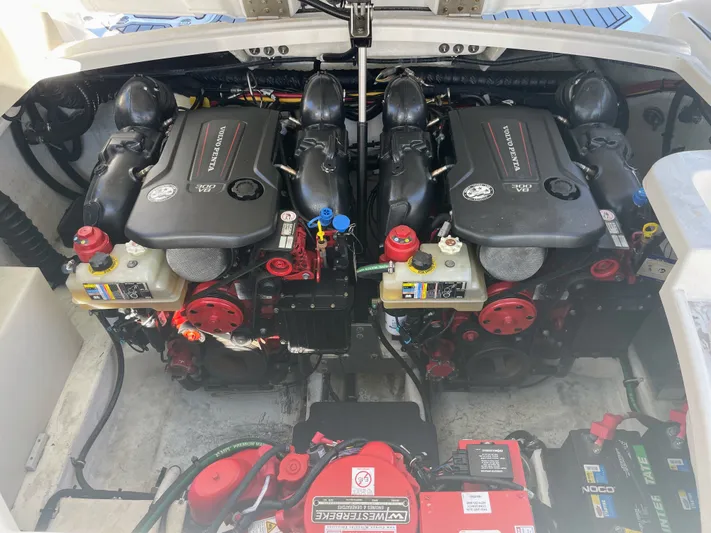 Andiamo Yacht Photos Pics 