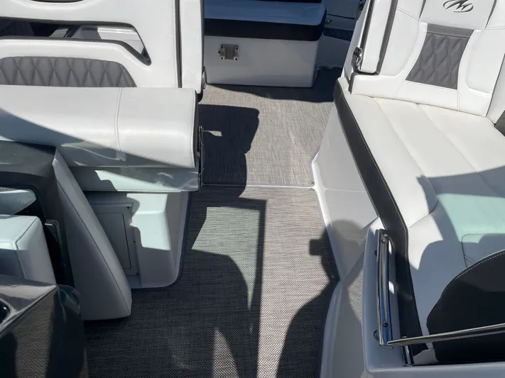 Andiamo Yacht Photos Pics 