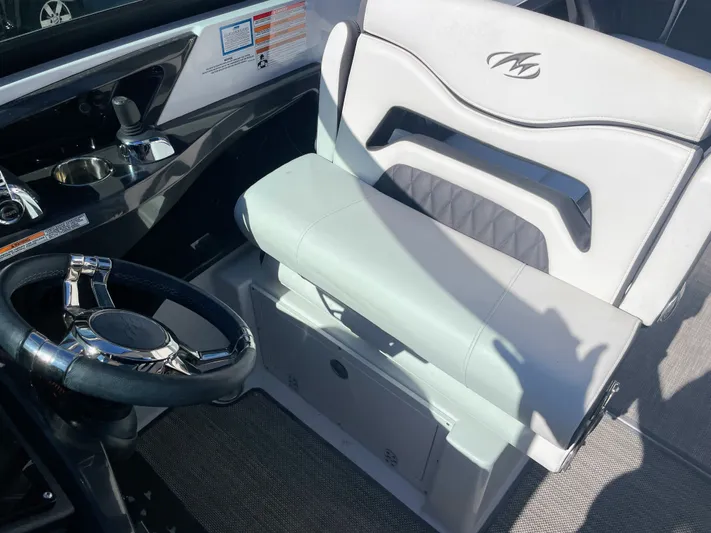 Andiamo Yacht Photos Pics 