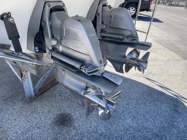 Andiamo Yacht Photos Pics 