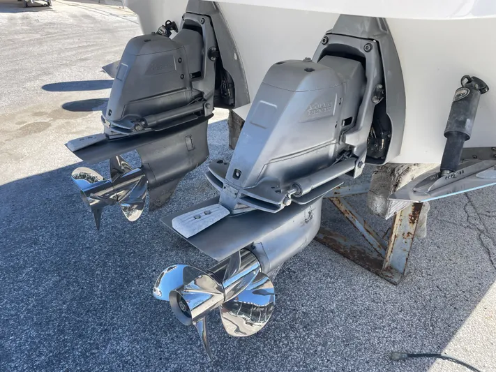 Andiamo Yacht Photos Pics 