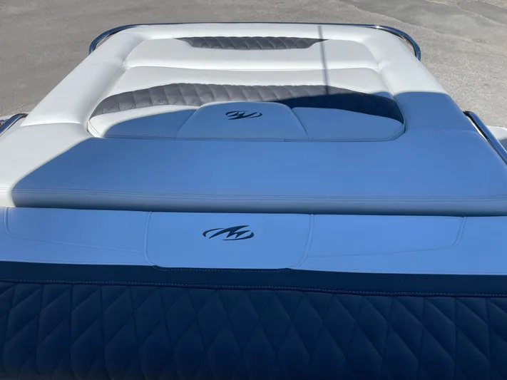 Andiamo Yacht Photos Pics 