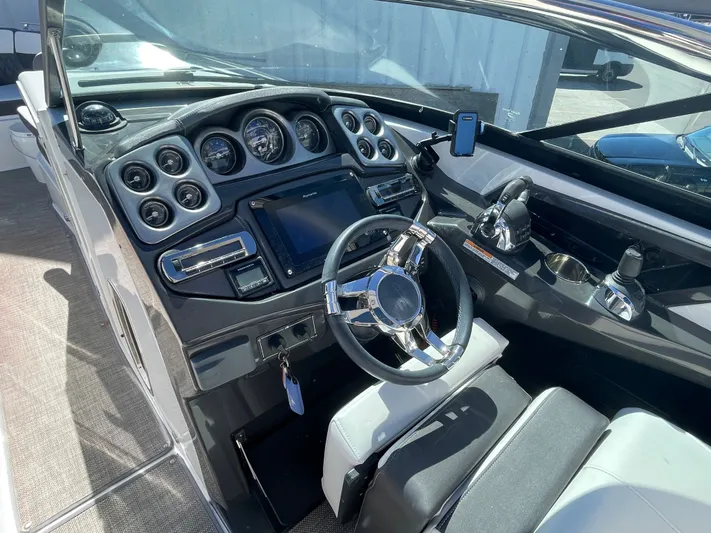 Andiamo Yacht Photos Pics 