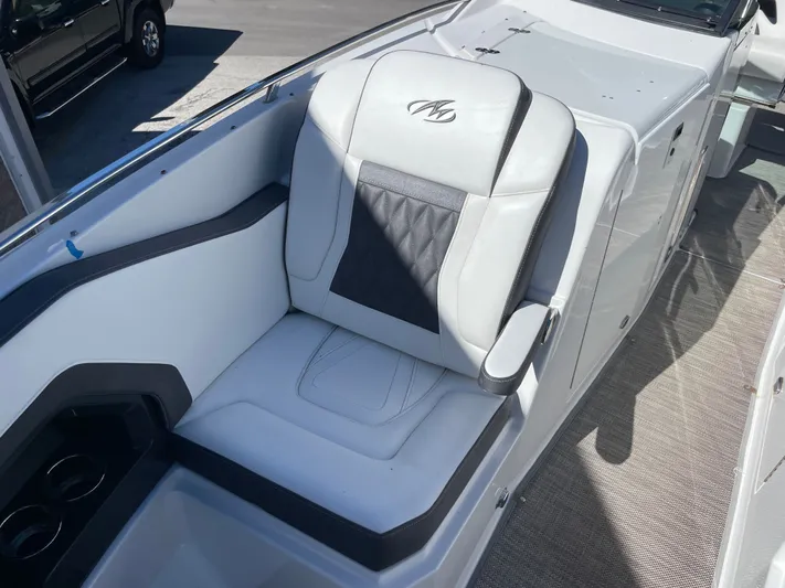 Andiamo Yacht Photos Pics 