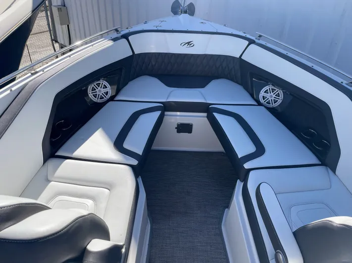 Andiamo Yacht Photos Pics 