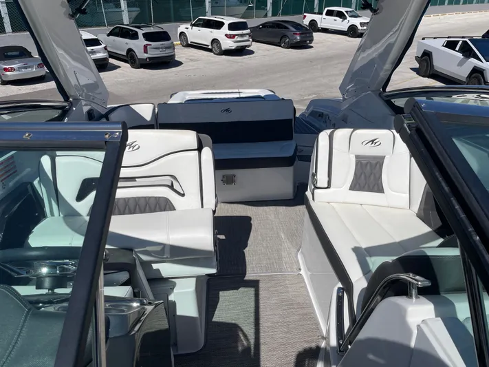 Andiamo Yacht Photos Pics 