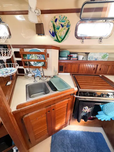 Kathryn Yacht Photos Pics 