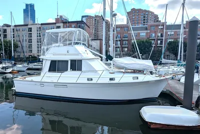 Cape Dory 36 Flybridge Sedan Fast Trawler